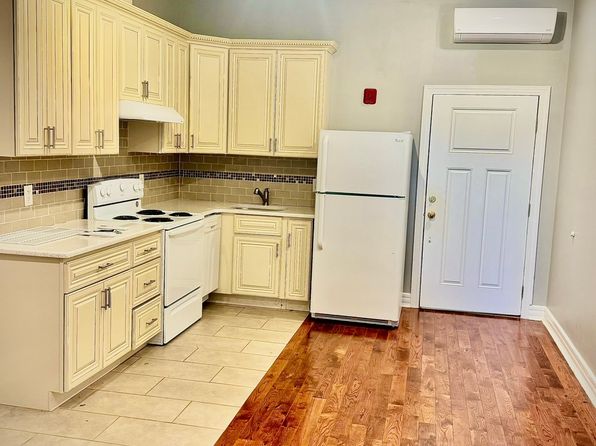 662 Bleecker St #1