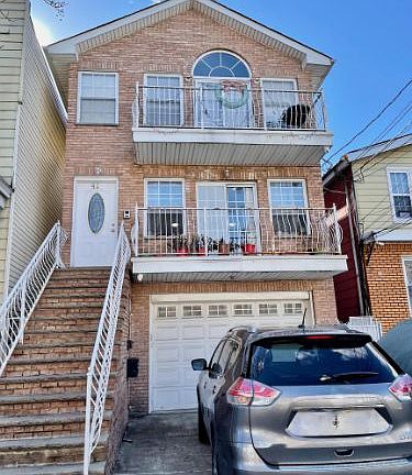 5th image of 41 Logan Ave #1