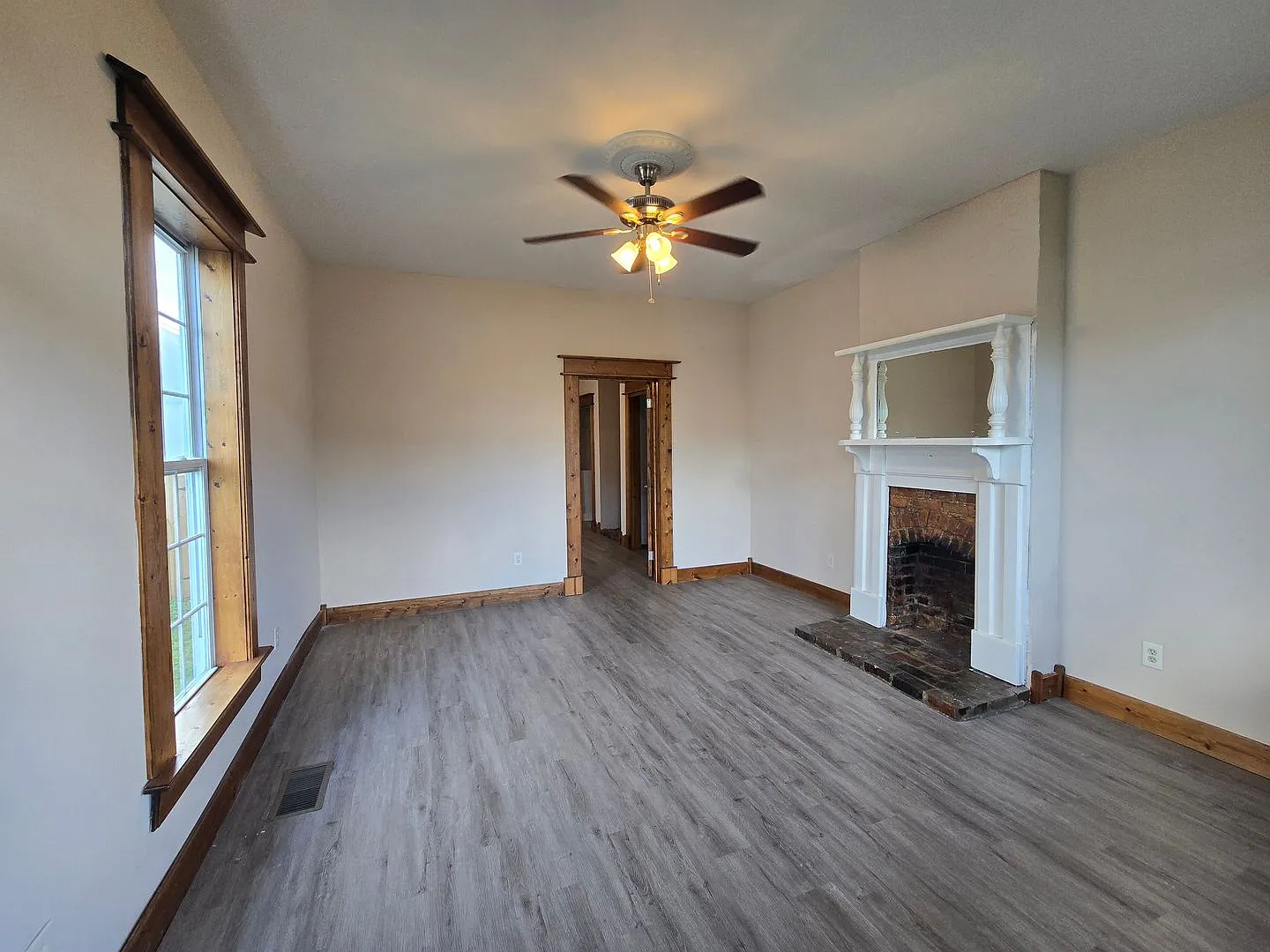 Cozy 2bed 1bath Duplex w/ Private Backyard | The Nations (Rent Reduced!) — Photo 4