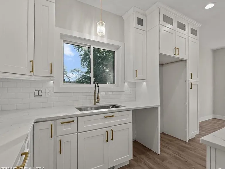 5636 Paris Dr — Photo 13