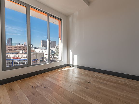 4th image of 10 Montieth St #299