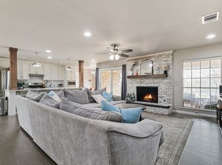 214 Center St, Whitesboro, TX 76273
