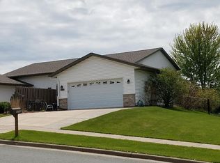 3725 Echo Valley Dr, Eau Claire, WI 54701