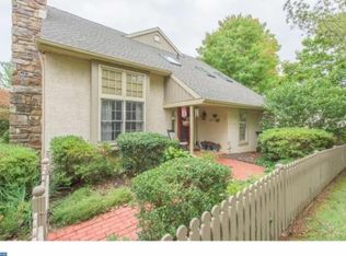 402 Chandlee Dr, Berwyn, PA 19312