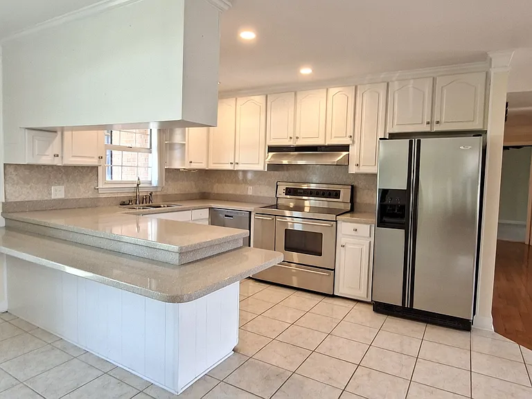 424 Lagrange Rd — Photo 8