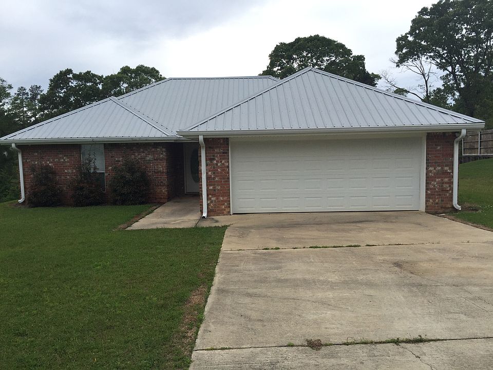 1st image of 134 Longwood Place Dr W