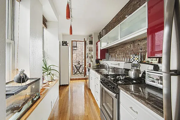 Sold by Real Direct | media 3