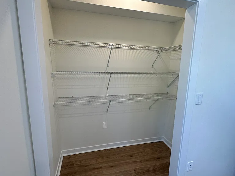 152 Winifred St W #2 — Photo 10