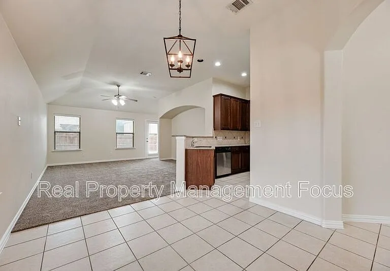 5037 Diamond Peak Ct — Photo 5