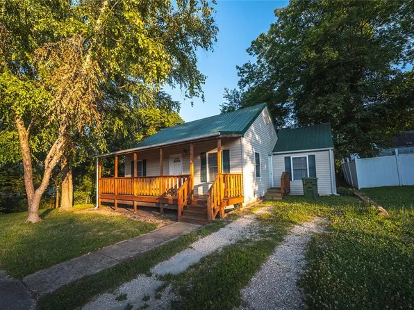 906 E 6th St, Rolla, MO 65401