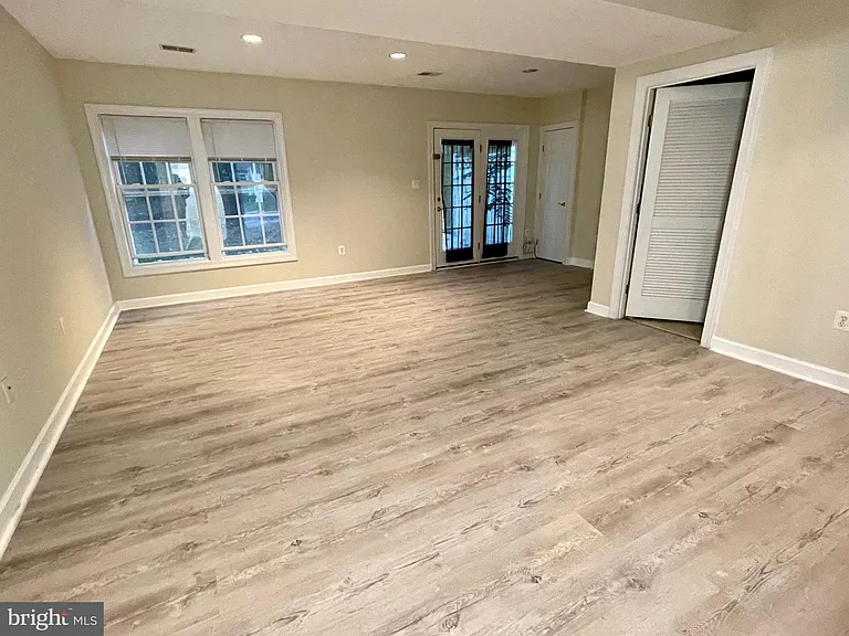 12402 Falconbridge Dr — Photo 18
