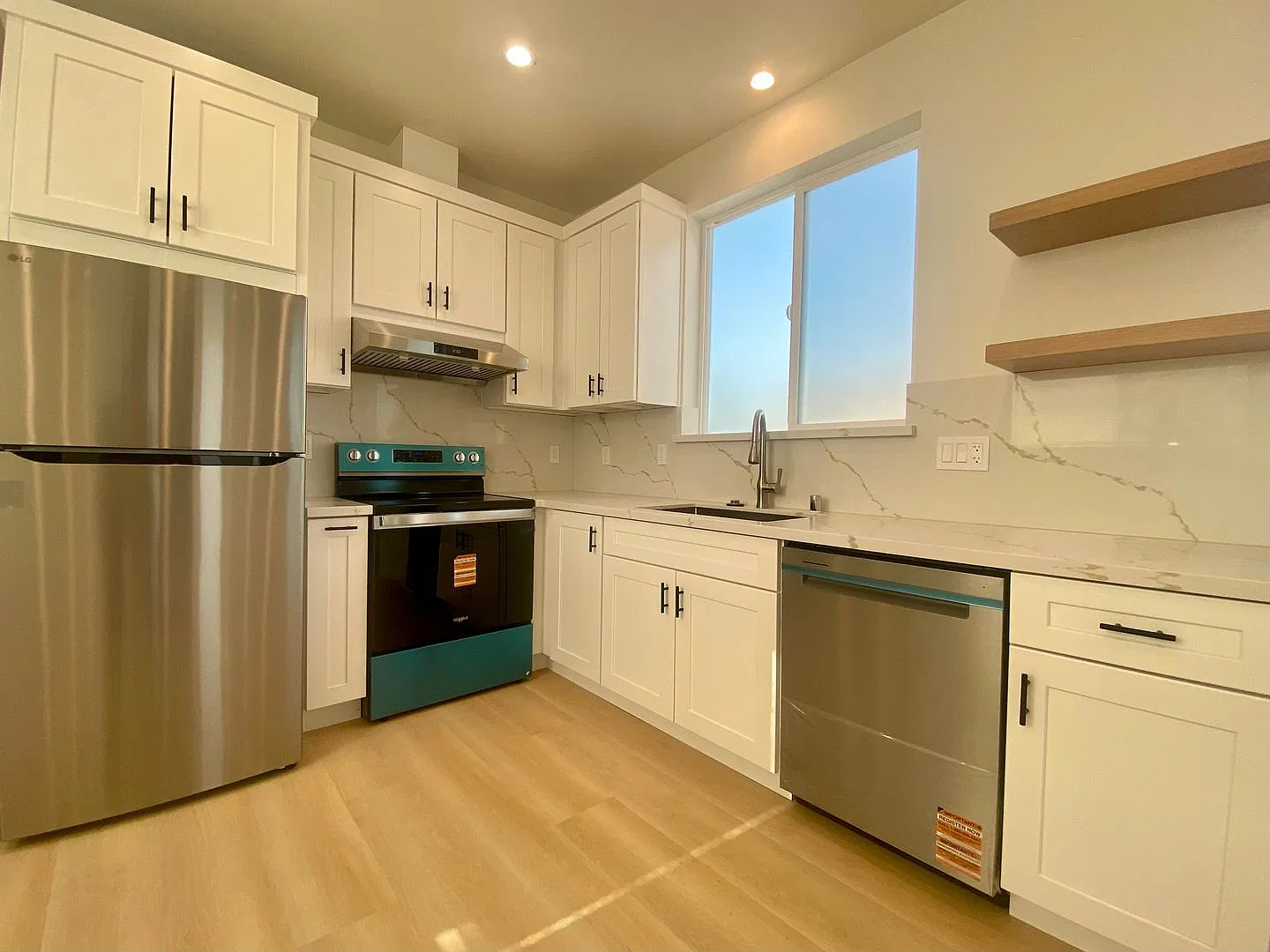Brand New 2 Bedroom / 2 Bathroom ADU - Modern Living! — Photo 2