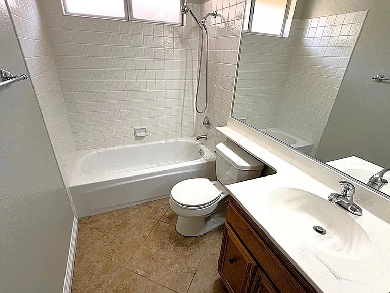 2682 Alegre Ave — Photo 6
