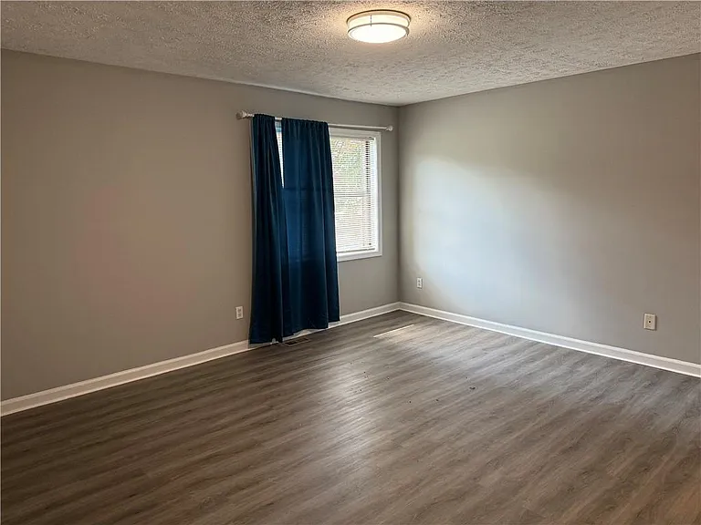 1020 Dassow Ct — Photo 11