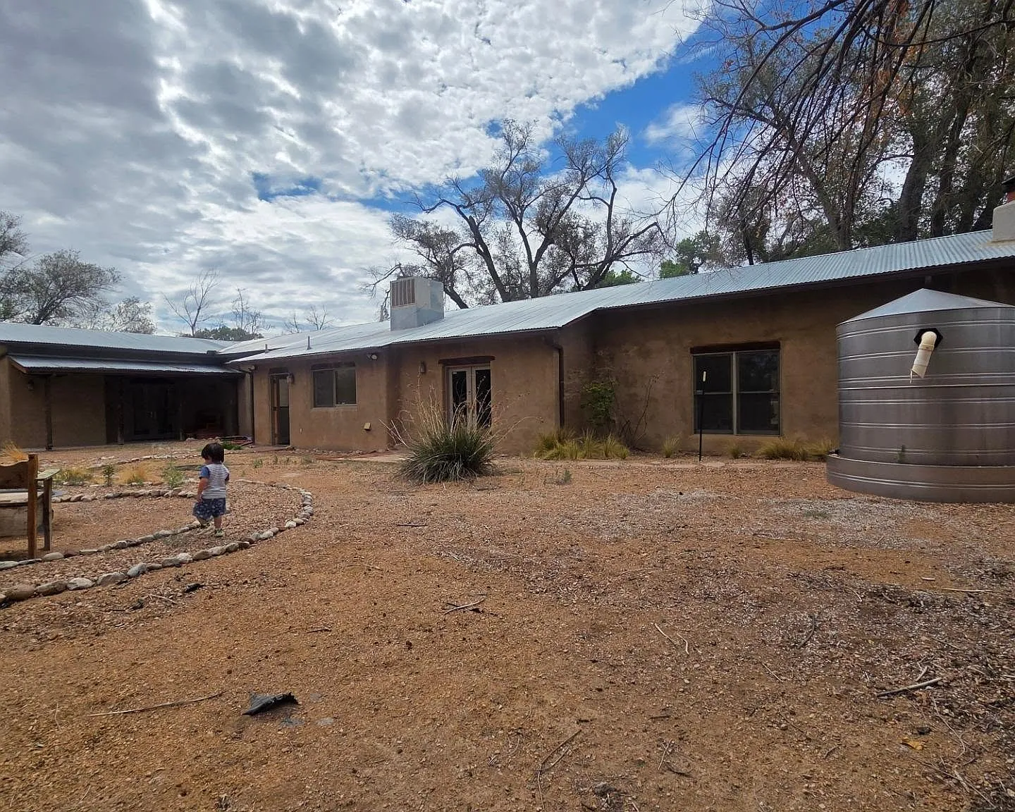 3 bed, 2533 sqft, $2,300 — Photo 3