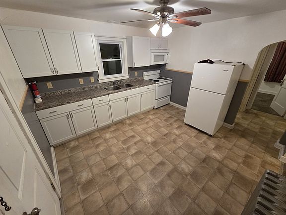 2nd image of 117 Oak Hill Ave #4