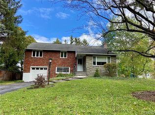 205 Locksley Rd, Syracuse, NY 13224