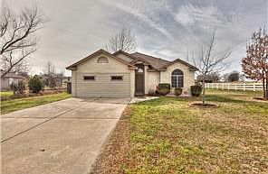 1st image of 100 Willow Dr