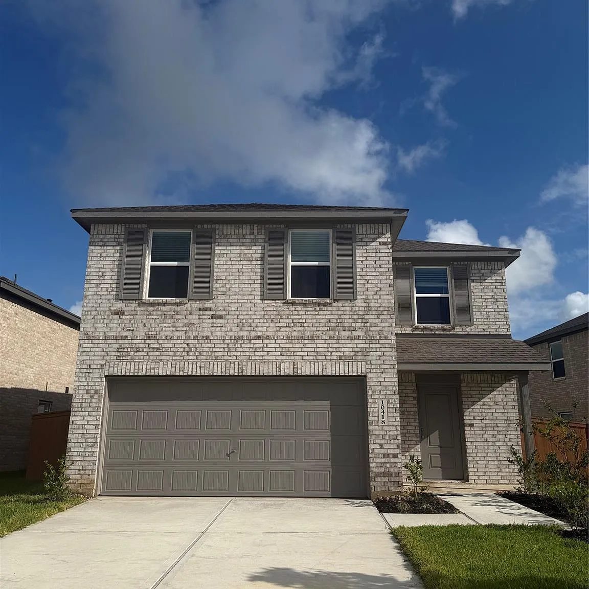4 bed, 2.5 bath, 2279 sqft, $2,150 — Photo 1