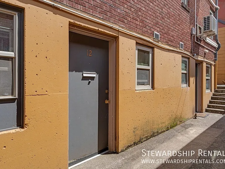 942 E 18th Ave #12 — Photo 2