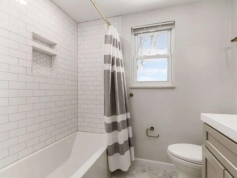 826 Doherty Rd — Photo 39
