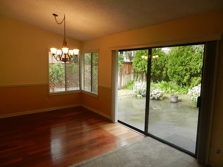4473 Augusta Dr — Photo 10