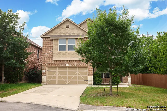 3 bed, 2.5 bath, 2177 sqft, $1,900 — Photo 2