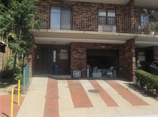 65-01 242nd St, Little Neck, NY 11362