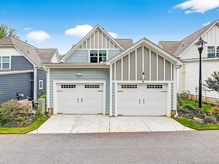 18 Cottage Knoll Cir — Photo 41