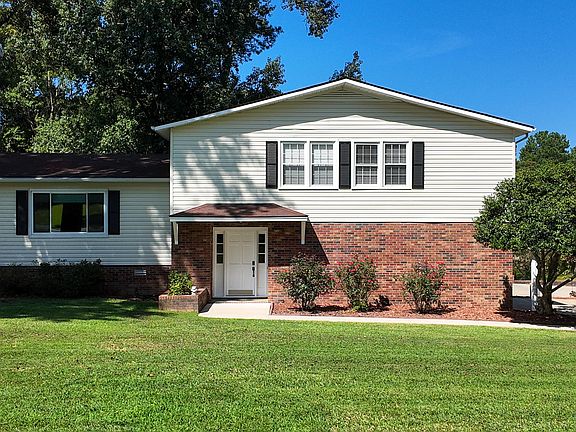 2nd image of 1013 Lakeview Drive
