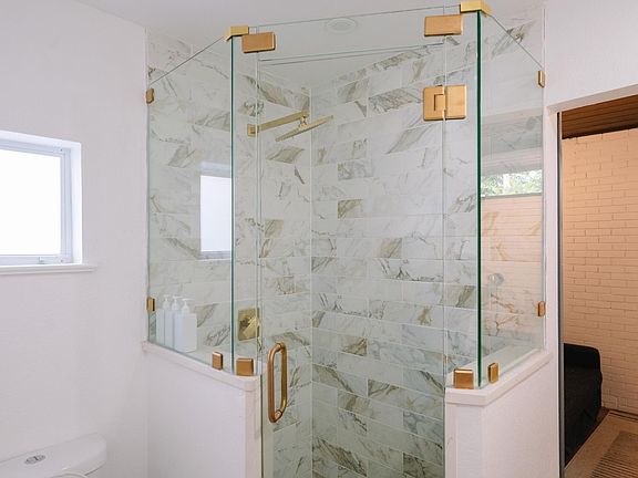 5th image of 3611 Marsh Lane Pl