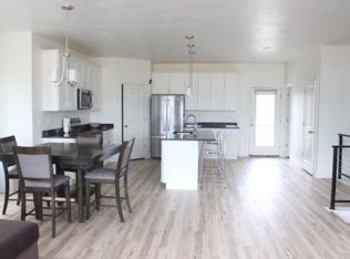 576 W Lewski Ln, Bluffdale, UT 84065