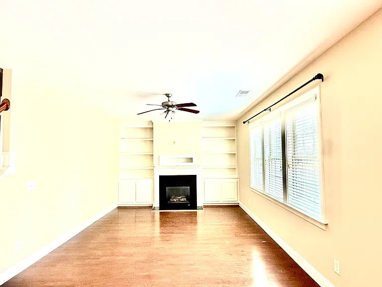 241 Sweet Violet Dr — Photo 14