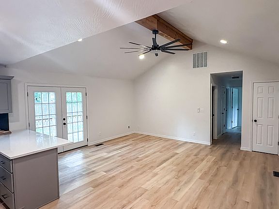 3rd image of 210 N Airwood Avenue