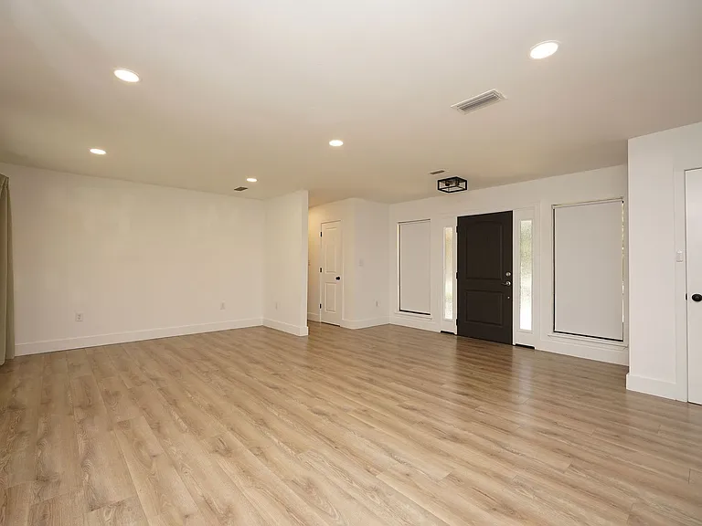 2419 Rocky Shores Dr — Photo 15