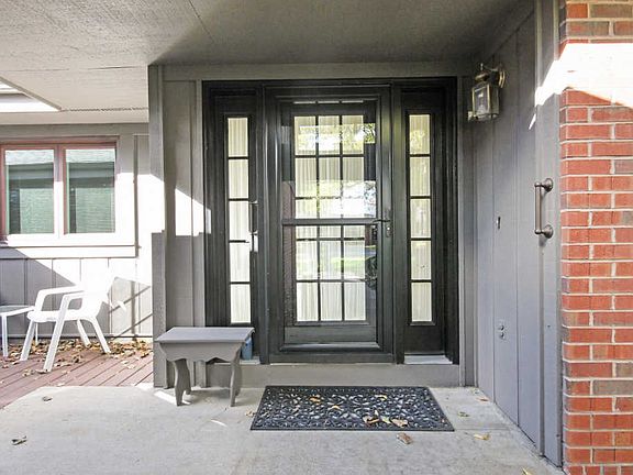 3rd image of 1325 Suncrest Dr NE #67