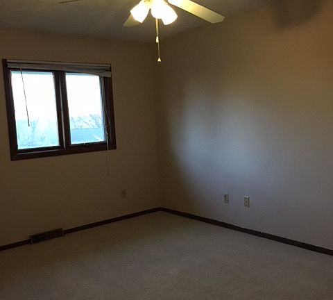 3rd image of 14911 Shirley St