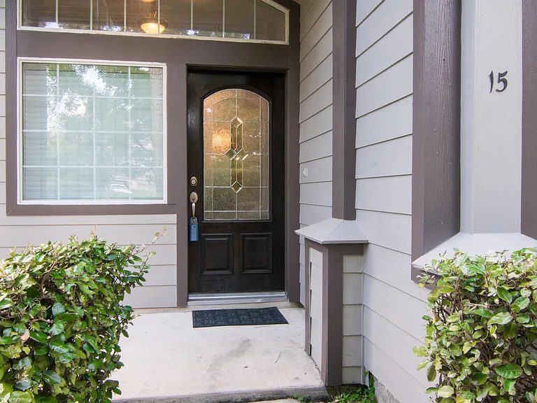 15 Aquiline Oaks Pl — Photo 3