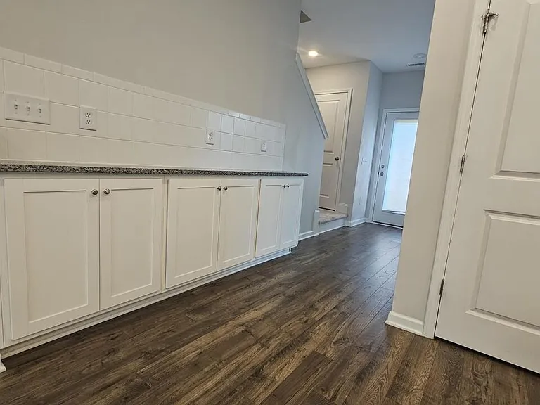 1038 Manorhaven Dr — Photo 22