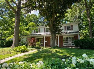 1009 Anne Rd, Naperville, IL 60540
