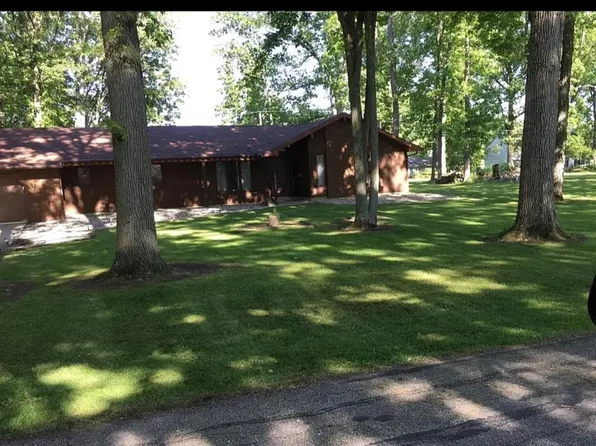 420 Woodland Pl, Churubusco, IN 46723