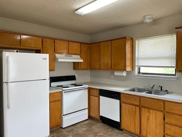 104 Horseshoe Drive - A — Photo 3