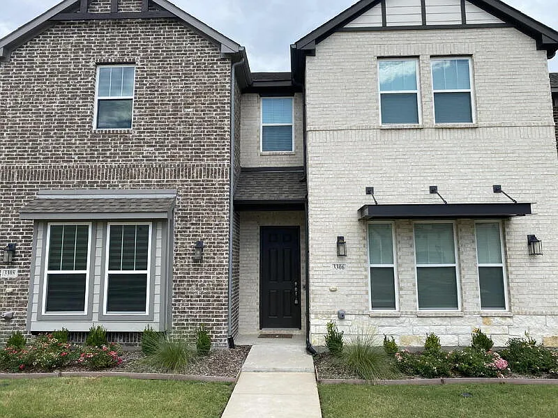 3 bed, 2.5 bath, 1969 sqft, $2,550 — Photo 2