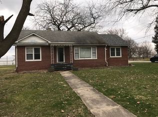 300 N Hunt St, Melvin, IL 60952