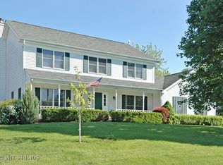 812 Acorn Dr, Dundee, IL 60118