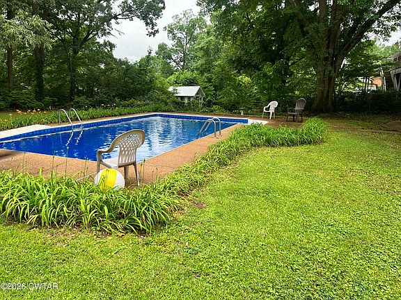 2nd image of 558 Wallace Rd