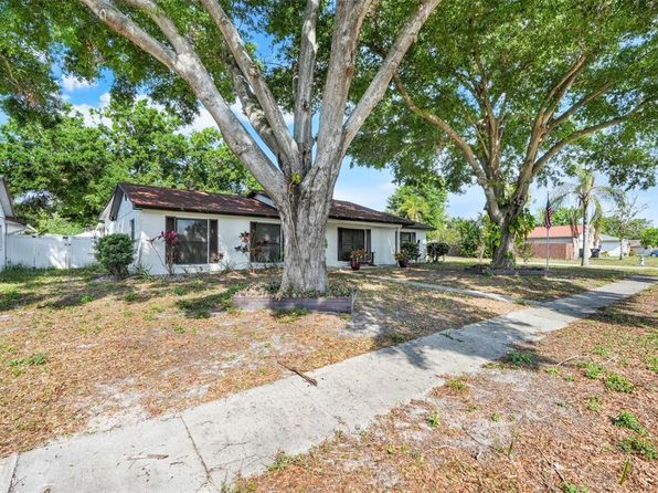 5202 Greenway Dr, Orlando, FL 32819