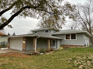 2911 81st Cir N, Brooklyn Park, MN 55444