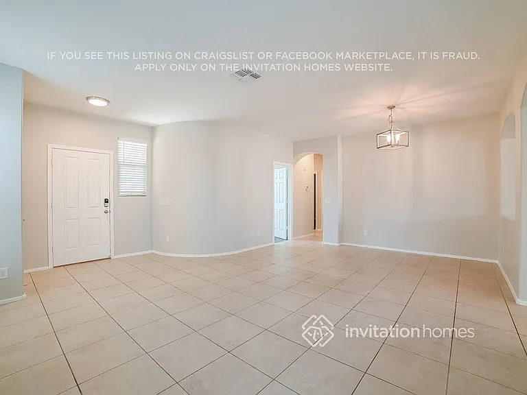 18178 W Ivy Ln — Photo 2