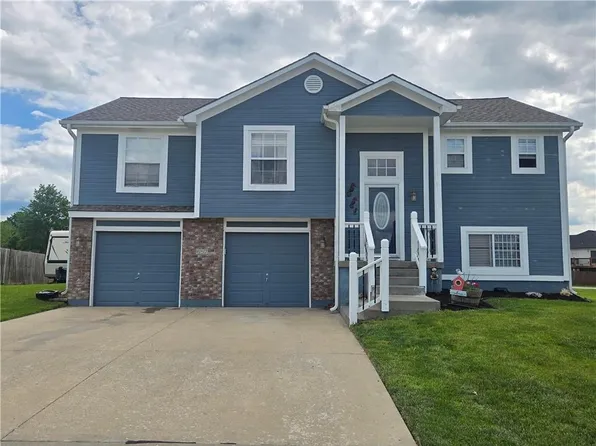 657 SW Tisha Ln, Grain Valley, MO 64029